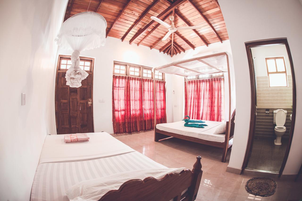 Rupa'S Hotel อารูกัมเบย์ ภายนอก รูปภาพ