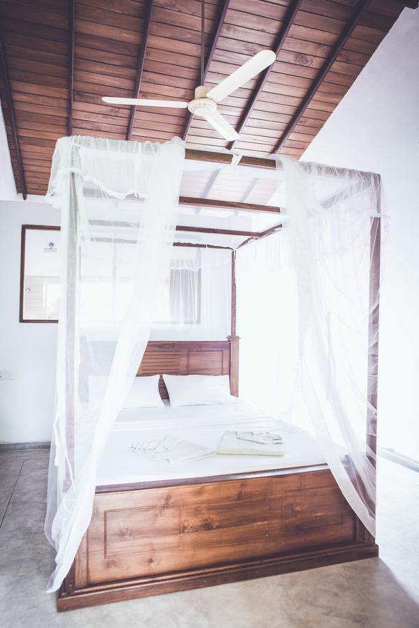 Rupa'S Hotel อารูกัมเบย์ ภายนอก รูปภาพ
