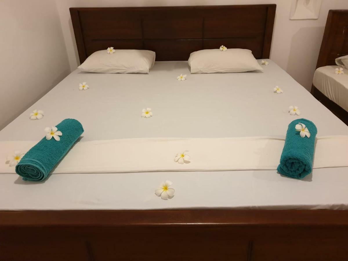 Rupa'S Hotel อารูกัมเบย์ ภายนอก รูปภาพ